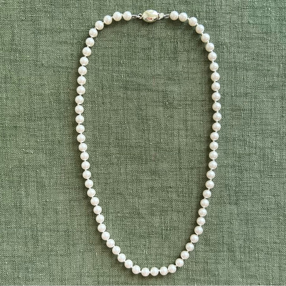 TALBOTS knotted strand 5mm faux pearls gf oval clasp